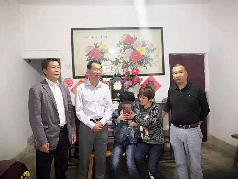 主題教育正當時 志愿服務暖民心——區(qū)城建投公司黨支部開展志愿服務、點亮“微心愿”黨日活動