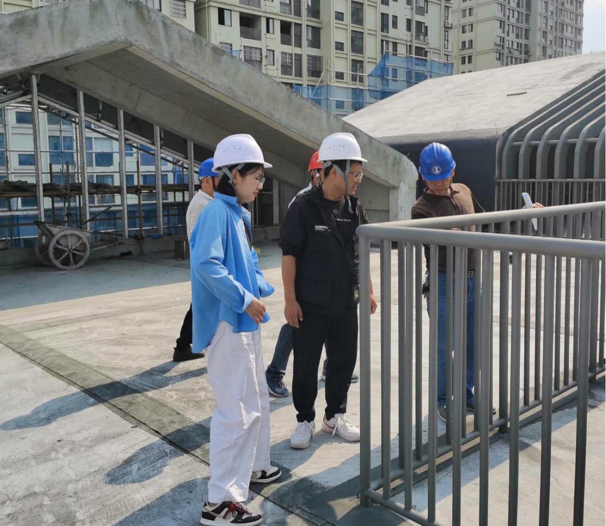 黃山市屯溪區(qū)學(xué)前教育能力提升工程-百鳥(niǎo)亭幼兒園建設(shè)項(xiàng)目組織節(jié)前安全生產(chǎn)檢查